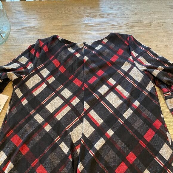 NWT. Petite XL. Stretch dress/ lined. Plaid pattern. - Picture 9 of 9